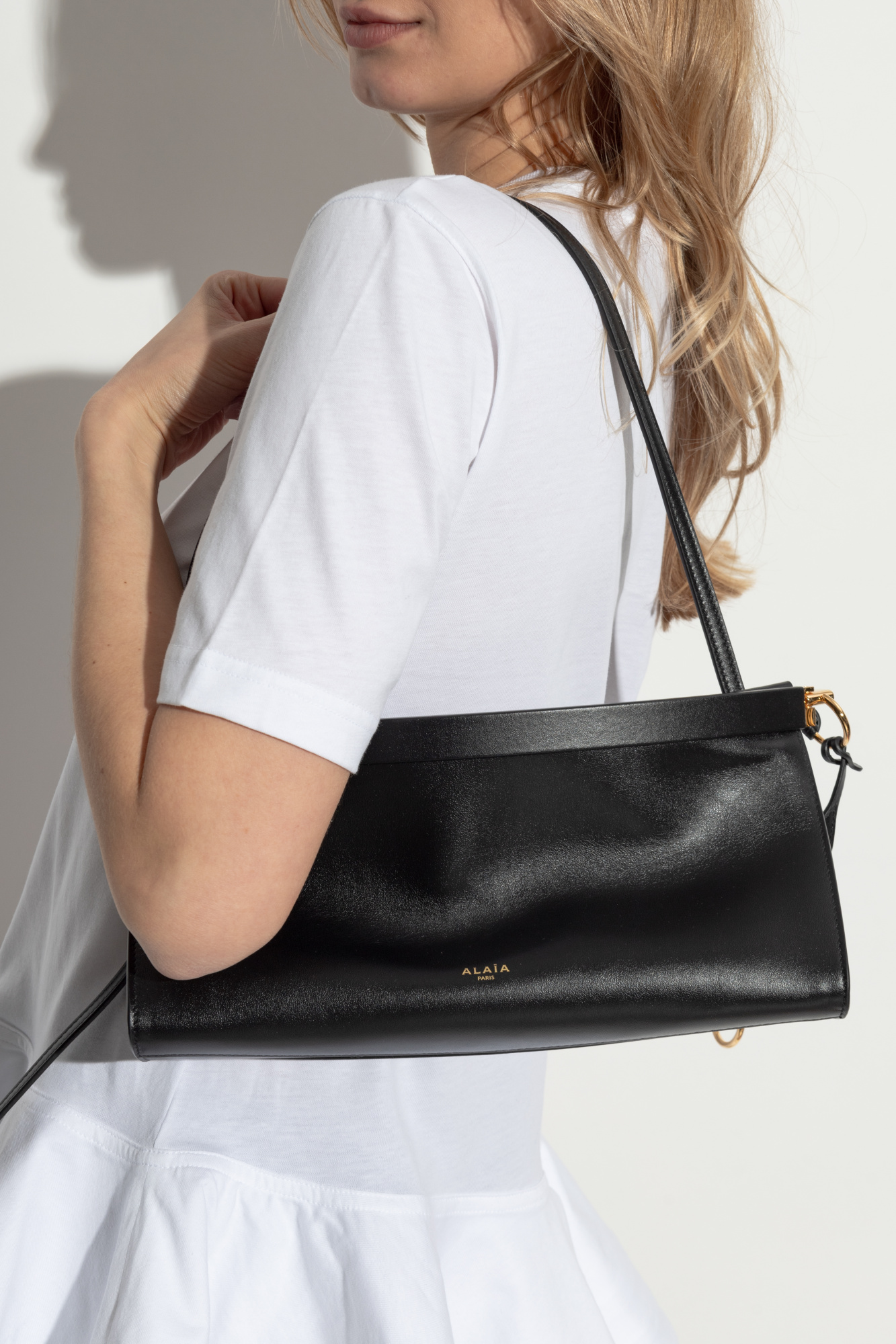 ショルダーバッグ・ポシェット Alaia Le Click East West Medium Shoulder Bag Black Shoulder bag 'LE CLICK EAST WEST MEDIUM' Alaïa